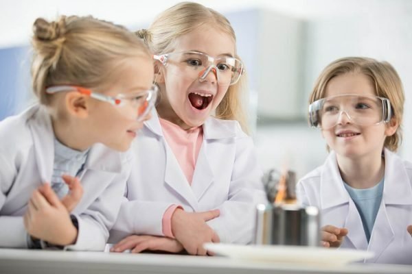 imgi_6_three-kids-wearing-protective-glasses-in-science-l-RTGFW2P-rbe7o2ac1psrg30zsy47tzgn5vuezzilc72w8ub0kg